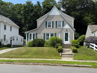 113 Lower Boulevard, New London, CT 06320