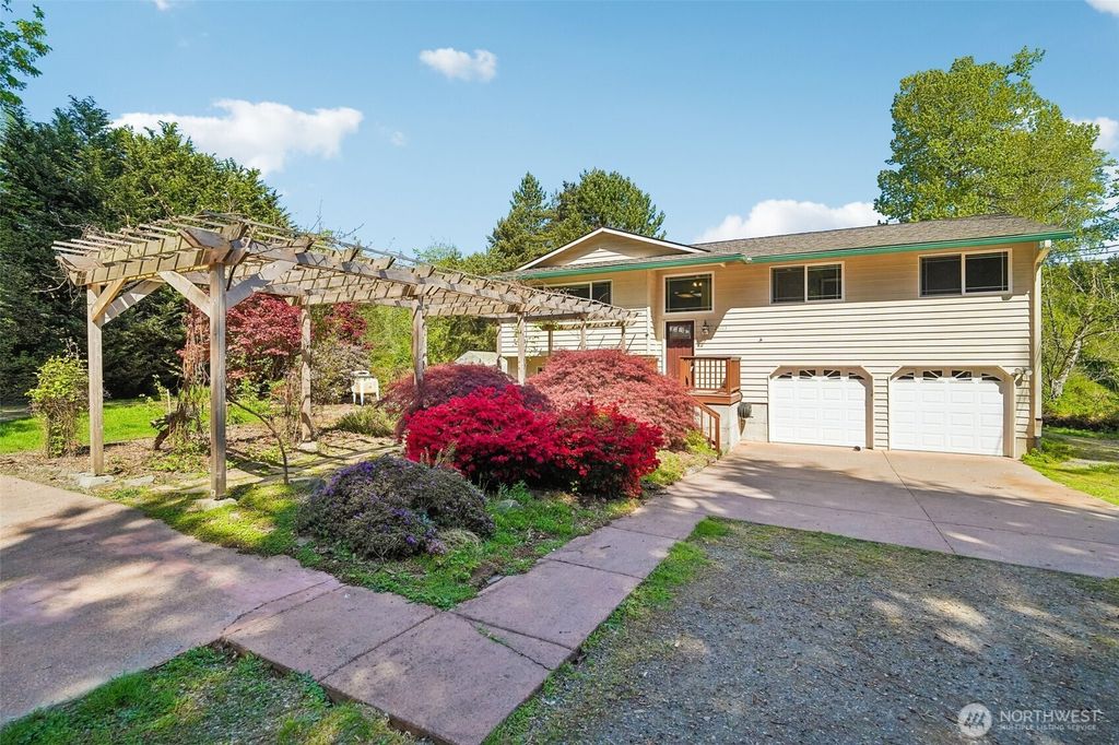 23113 23rd Drive NE, Arlington, WA 98223