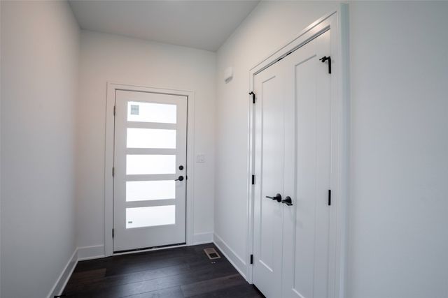 537 SE Walnut Woods Drive, West Des Moines, IA 50265