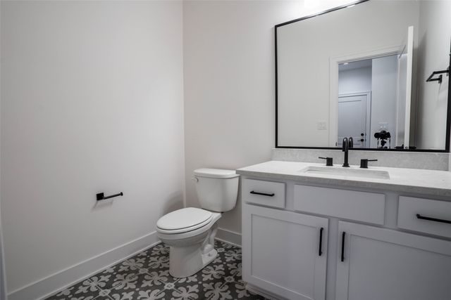 537 SE Walnut Woods Drive, West Des Moines, IA 50265