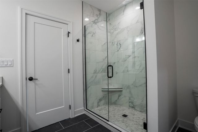 537 SE Walnut Woods Drive, West Des Moines, IA 50265