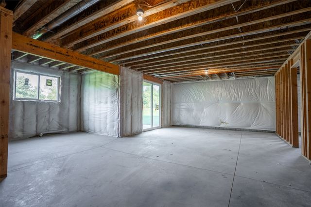 537 SE Walnut Woods Drive, West Des Moines, IA 50265