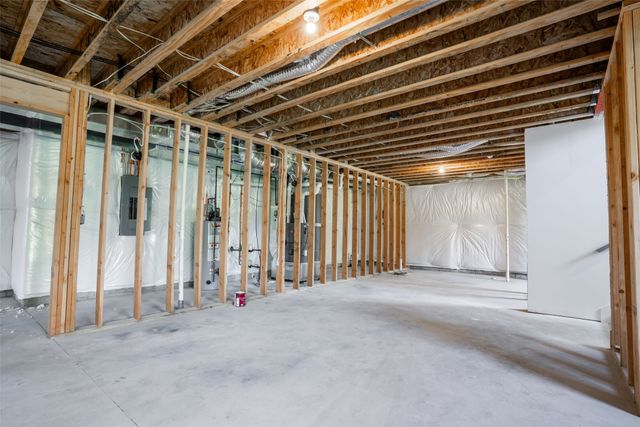 537 SE Walnut Woods Drive, West Des Moines, IA 50265