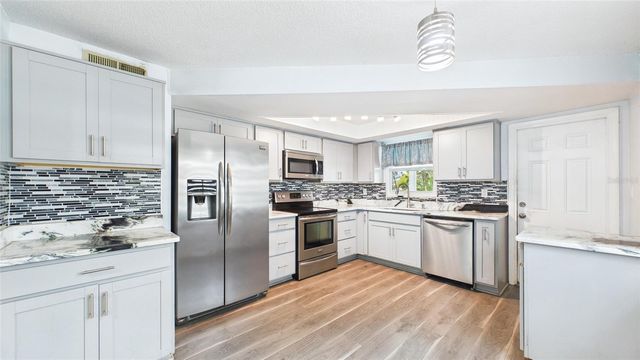 1990 CAROLINA AVENUE, Tarpon Springs, FL 34689