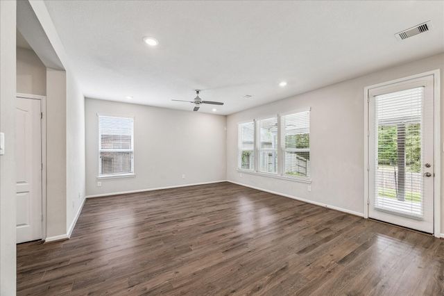 1972 Elkington Circle, Conroe, TX 77304