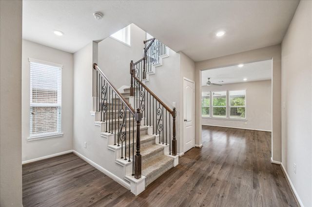 1972 Elkington Circle, Conroe, TX 77304