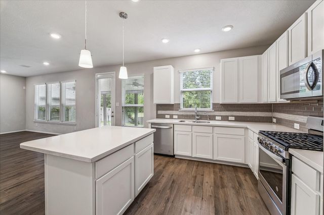 1972 Elkington Circle, Conroe, TX 77304