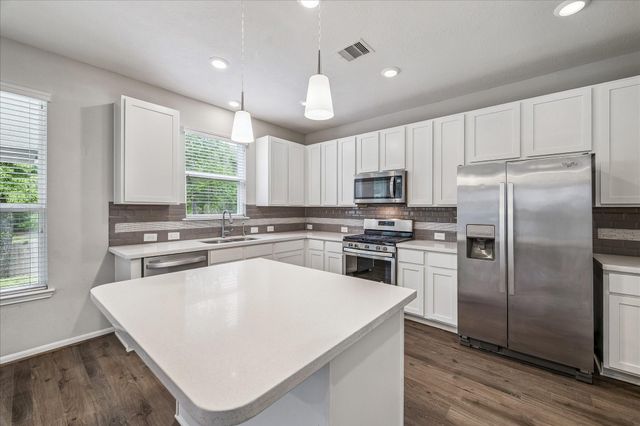 1972 Elkington Circle, Conroe, TX 77304