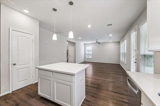 1972 Elkington Circle, Conroe, TX 77304