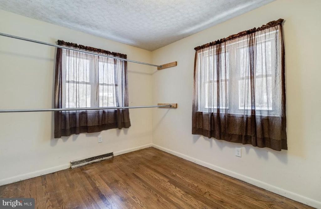 Image 31 of property listing at 4200 MARION LN, Waldorf, MD 20601