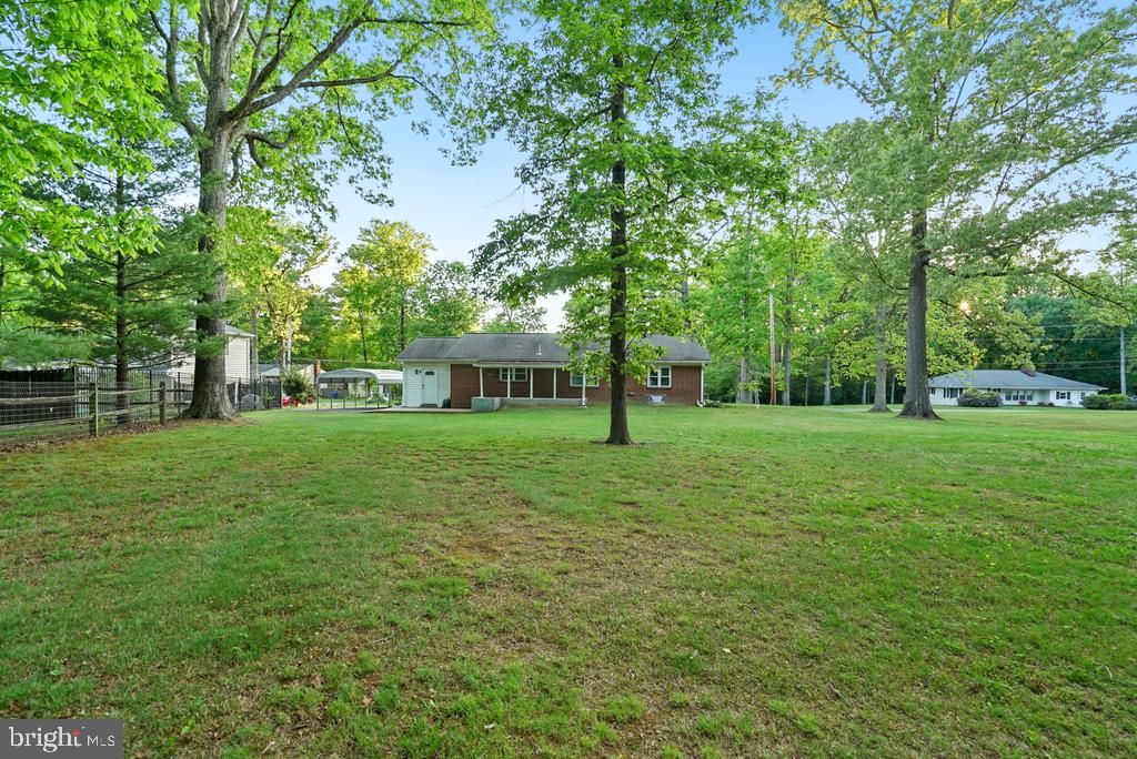 Image 6 of property listing at 4200 MARION LN, Waldorf, MD 20601