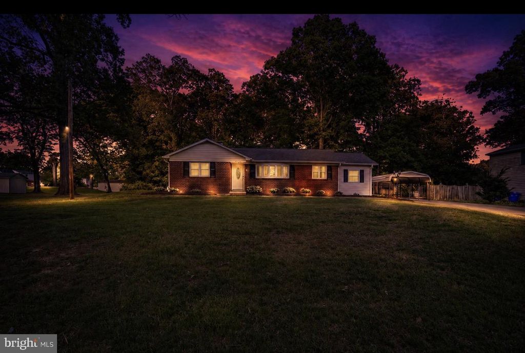 Image 7 of property listing at 4200 MARION LN, Waldorf, MD 20601