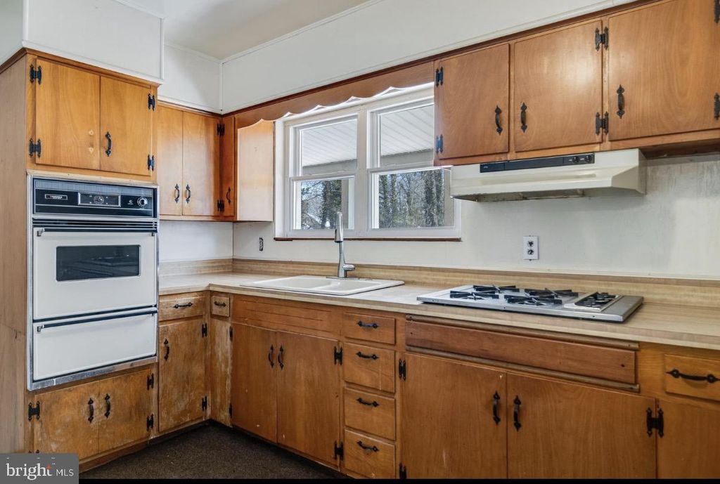 Image 10 of property listing at 4200 MARION LN, Waldorf, MD 20601