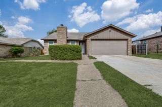 104 Grand Meadow Drive, Fort Worth, TX 76108