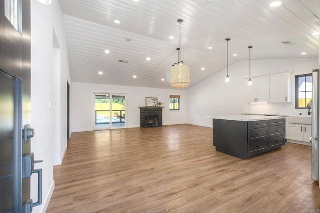 2295 Highland Drive, Carlsbad, CA 92008