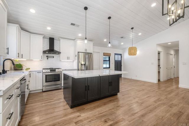 2295 Highland Drive, Carlsbad, CA 92008