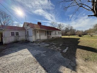 10861 Old Highway 52, Westmoreland, TN 37186