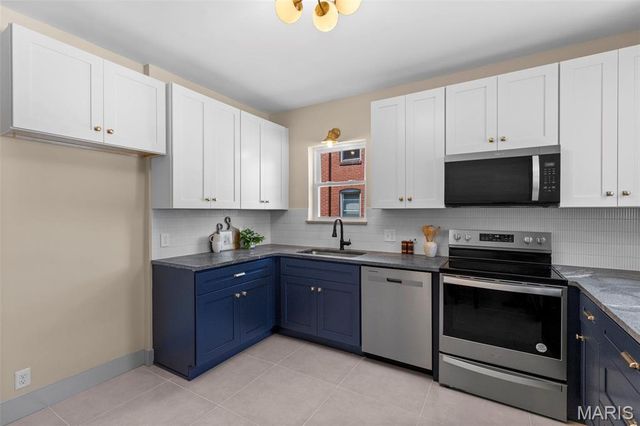 5241 Murdoch Avenue, St Louis, MO 63109