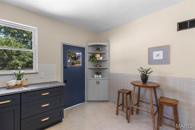 5241 Murdoch Avenue, St Louis, MO 63109