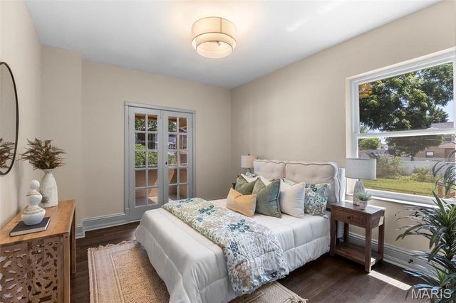 5241 Murdoch Avenue, St Louis, MO 63109