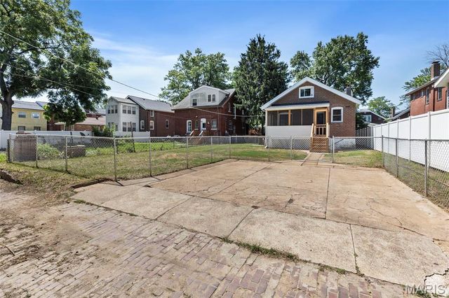 5241 Murdoch Avenue, St Louis, MO 63109