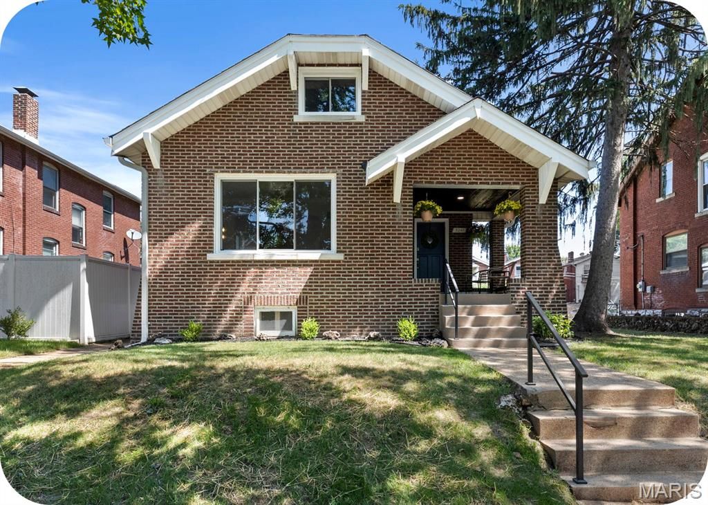 5241 Murdoch Avenue, St Louis, MO 63109