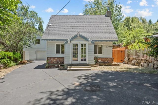 22879 Juniper Lane, Crestline, CA 92325