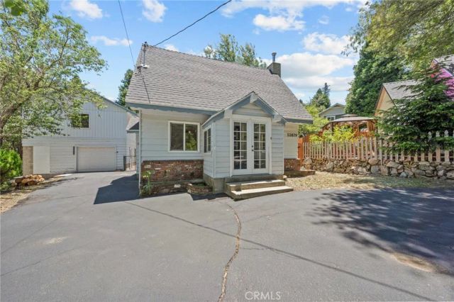 22879 Juniper Lane, Crestline, CA 92325