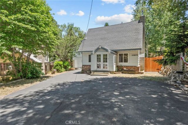 22879 Juniper Lane, Crestline, CA 92325