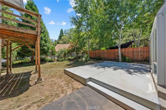 22879 Juniper Lane, Crestline, CA 92325