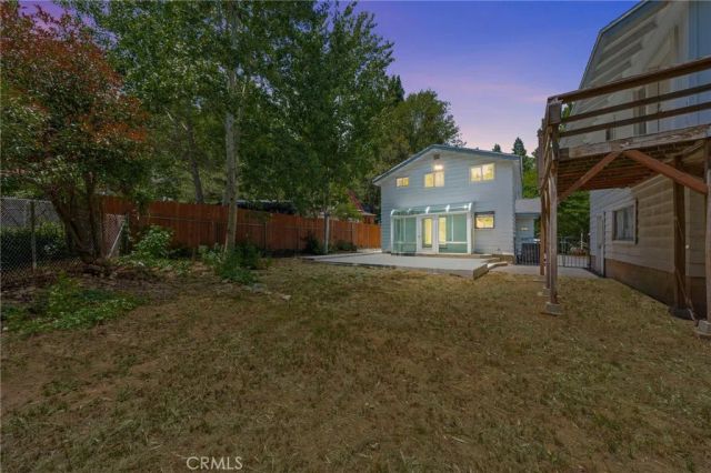 22879 Juniper Lane, Crestline, CA 92325