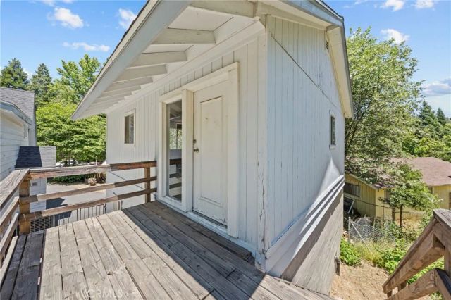 22879 Juniper Lane, Crestline, CA 92325