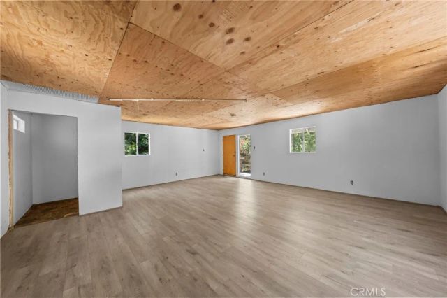 22879 Juniper Lane, Crestline, CA 92325