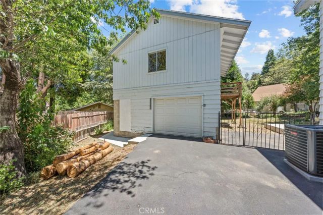 22879 Juniper Lane, Crestline, CA 92325