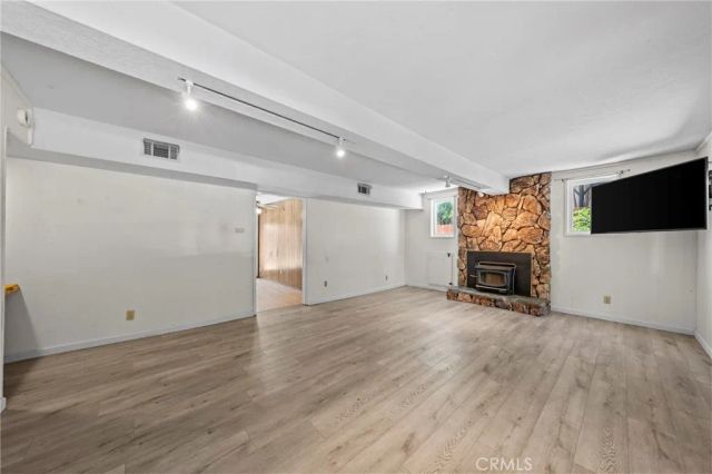 22879 Juniper Lane, Crestline, CA 92325