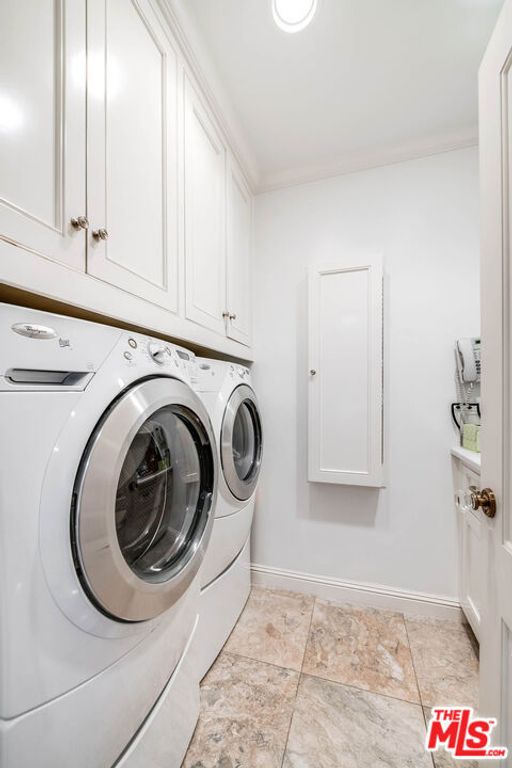 Image 23 of property listing at 9921 Toluca Lake Avenue, Toluca Lake, CA 91602