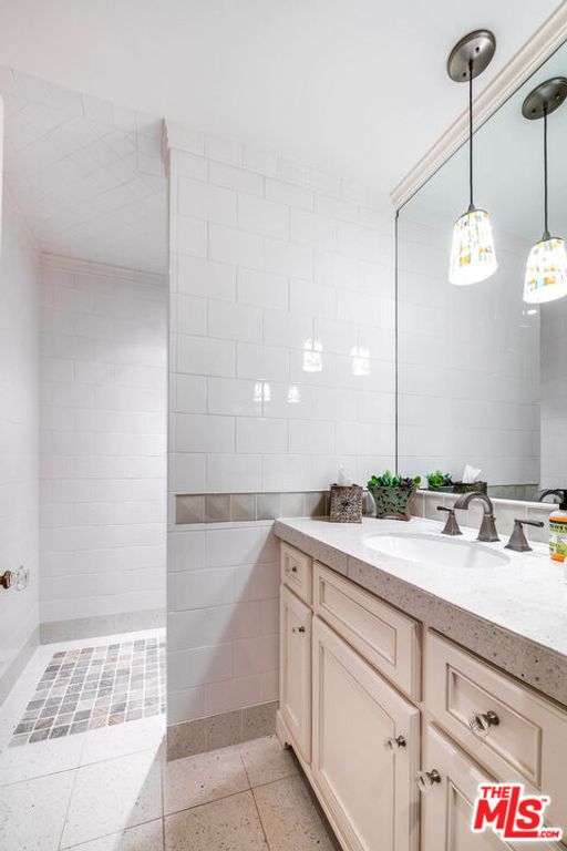 Image 24 of property listing at 9921 Toluca Lake Avenue, Toluca Lake, CA 91602