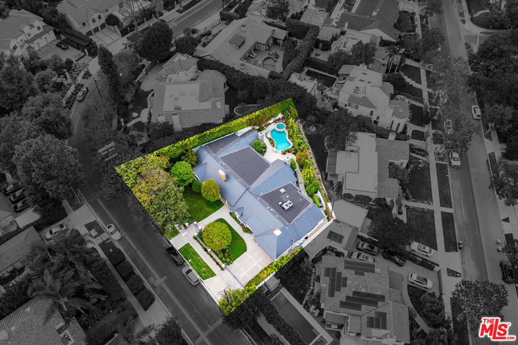 Image 40 of property listing at 9921 Toluca Lake Avenue, Toluca Lake, CA 91602