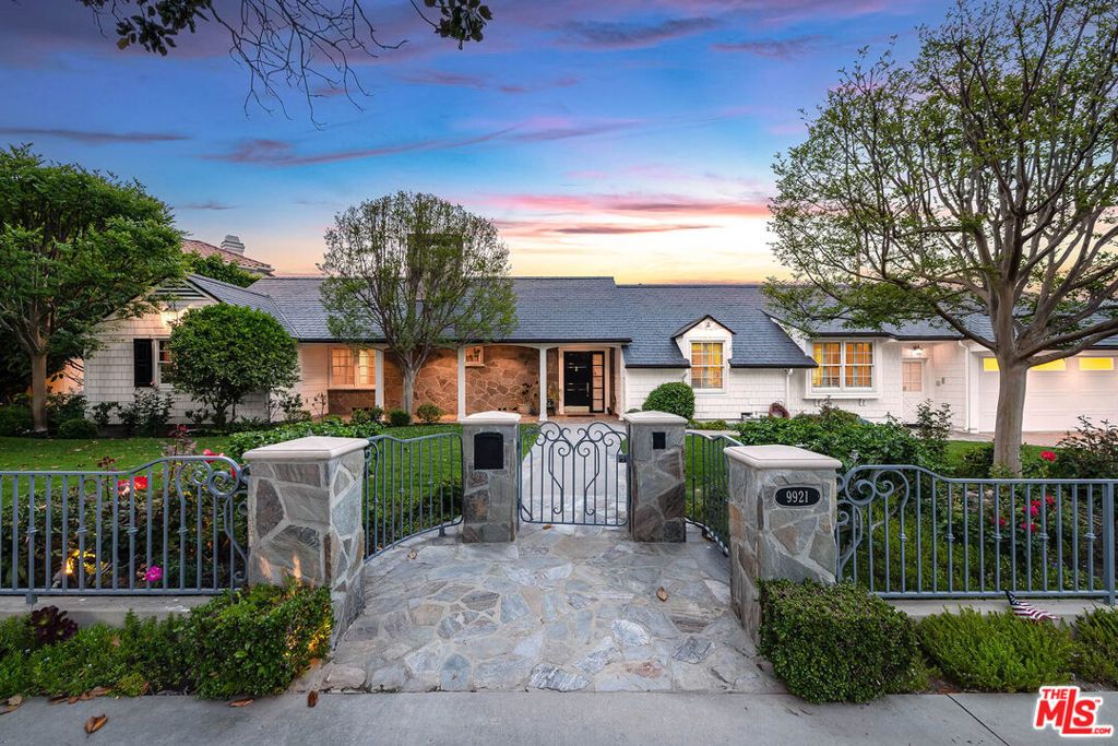 Image 46 of property listing at 9921 Toluca Lake Avenue, Toluca Lake, CA 91602