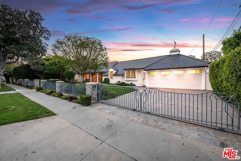 Image 47 of property listing at 9921 Toluca Lake Avenue, Toluca Lake, CA 91602