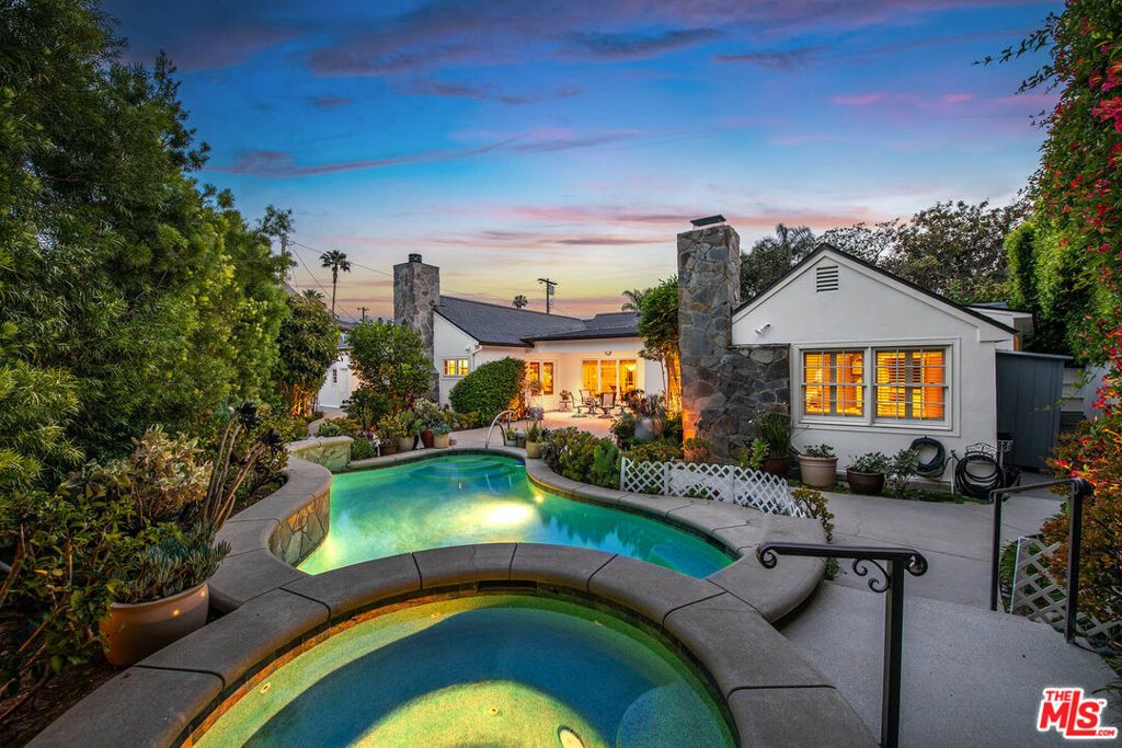 Image 5 of property listing at 9921 Toluca Lake Avenue, Toluca Lake, CA 91602