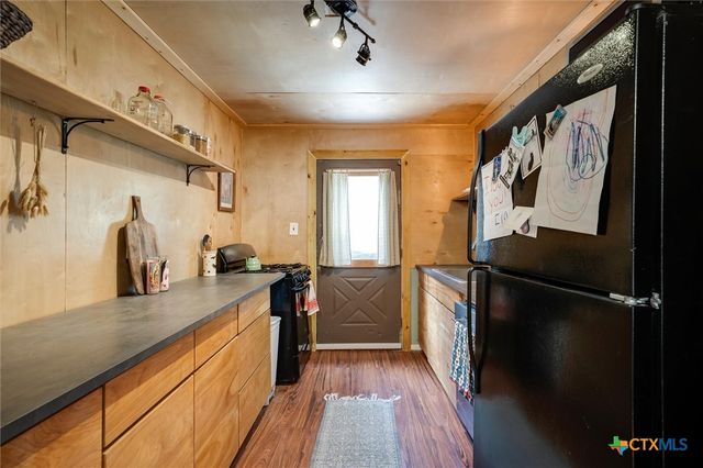 150 Lakeview Drive, Del Valle, TX 78617