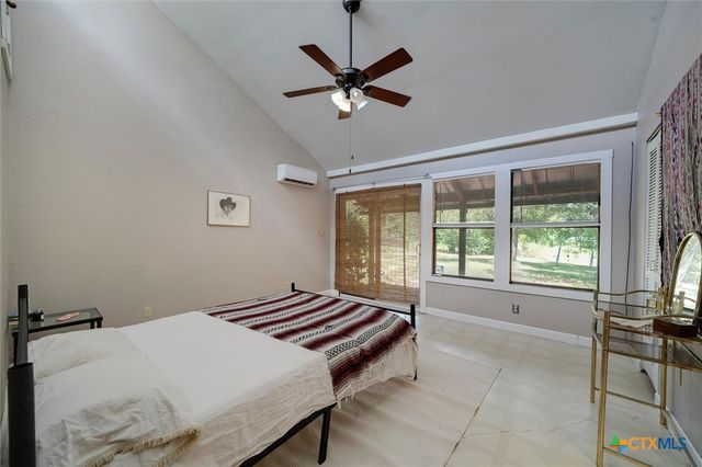 150 Lakeview Drive, Del Valle, TX 78617