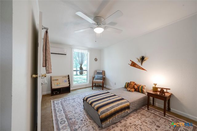 150 Lakeview Drive, Del Valle, TX 78617