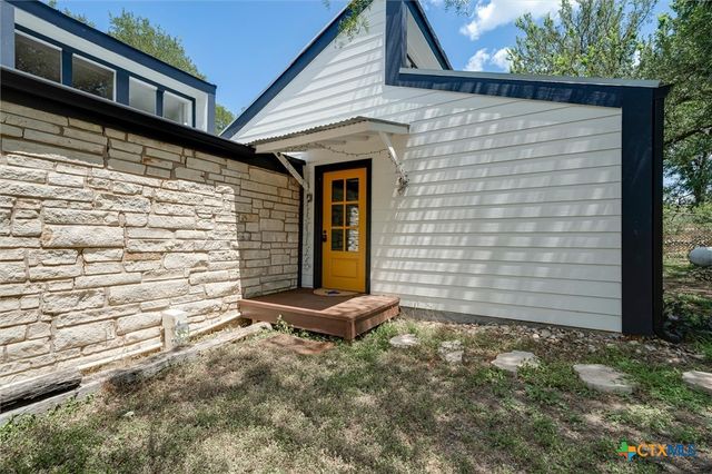 150 Lakeview Drive, Del Valle, TX 78617