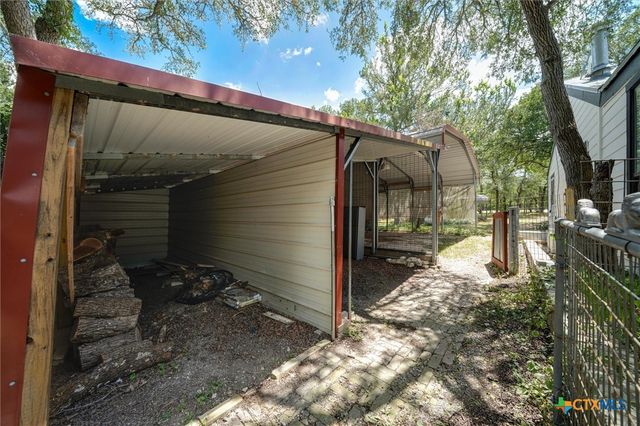 150 Lakeview Drive, Del Valle, TX 78617