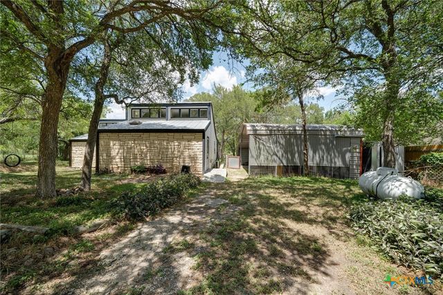 150 Lakeview Drive, Del Valle, TX 78617