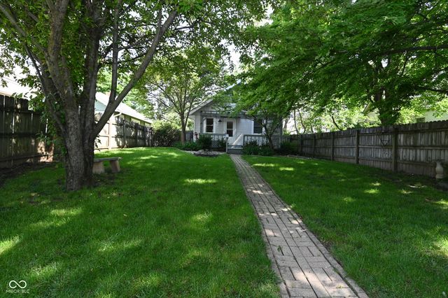 55 W Harrison Street, Mooresville, IN 46158