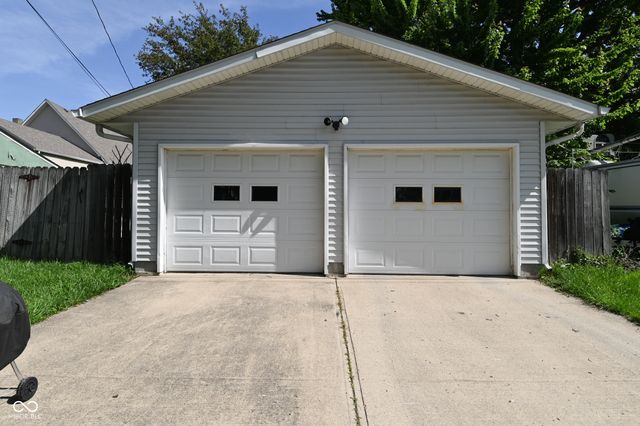 55 W Harrison Street, Mooresville, IN 46158