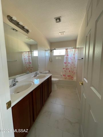 912 W Cork Oak Place, Oro Valley, AZ 85755